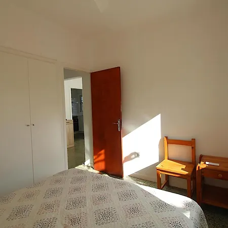 Appartement A 100M De La Plage Pour 4 Pers Avec Clim Et Parking
